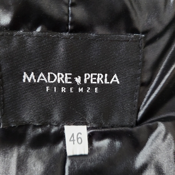 Madre Perla New Jacket, Italy - Picture 9 of 11